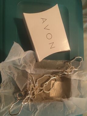 Avon Silver Organic Link Necklace